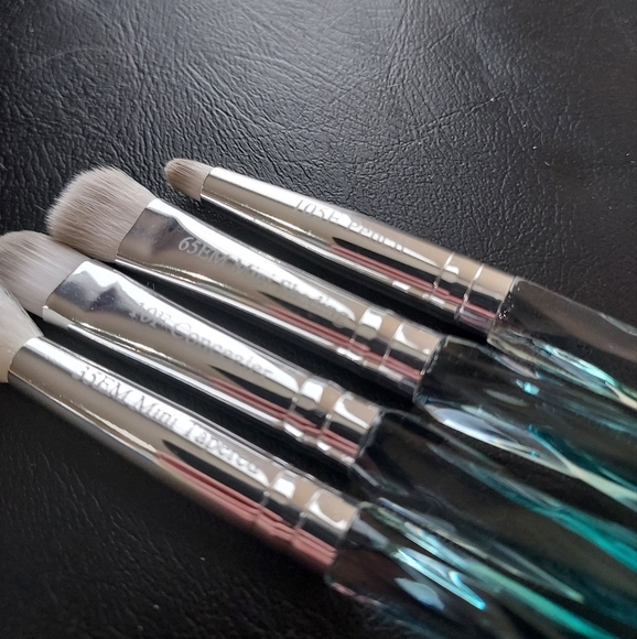 Farah 4 Makeup Pencils Tapered, Concealer, Shading And Pencil. - Picture 4 of 9